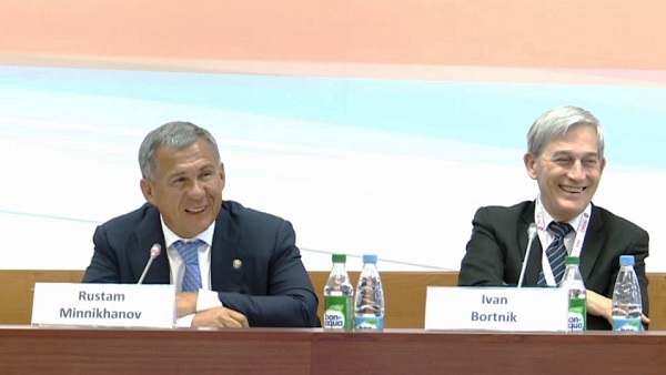 Рустам Минниханов, Иван Бортник Рустам Минниханов, Иван Бортник