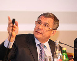 Р. Минниханов